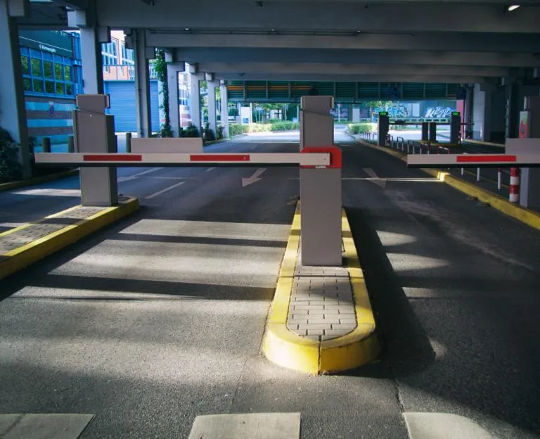 Como Funciona a Segurança de Carros e Veículos em Estacionamentos